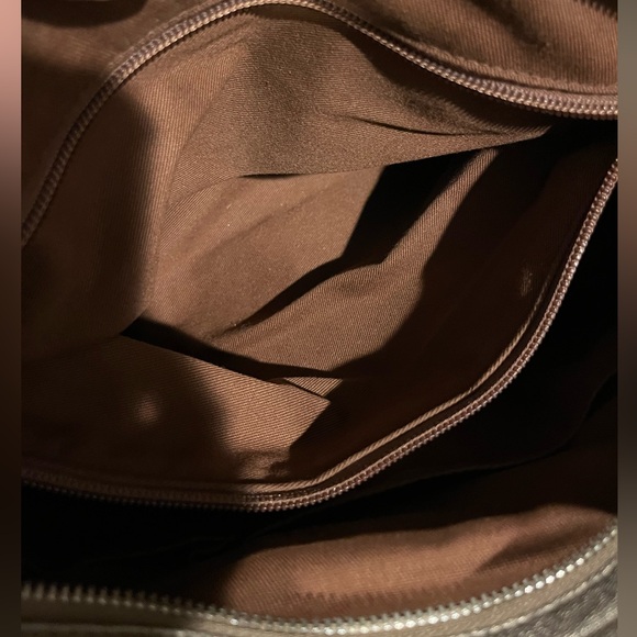 Salvatore Ferragamo Shoulder Bag in Metallic Gold - Picture 9 of 12